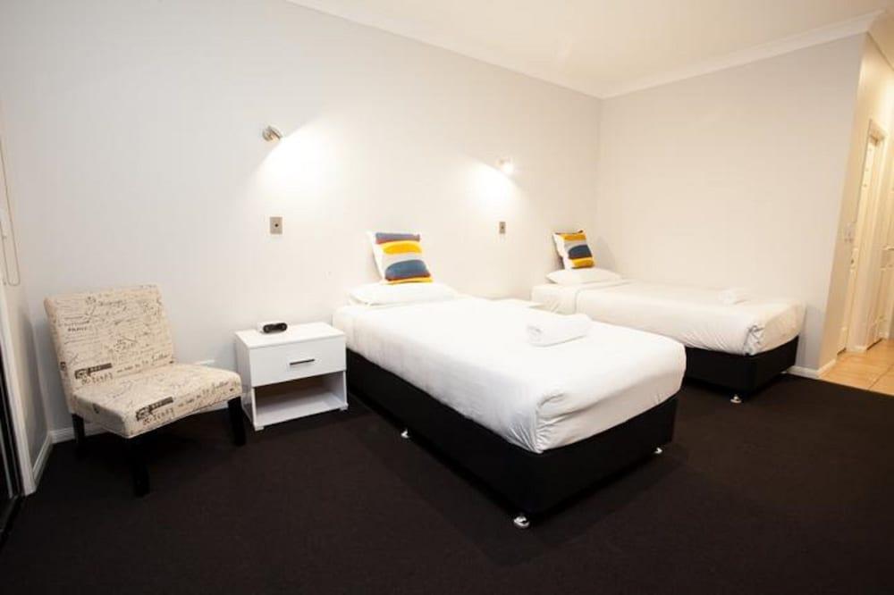 Springwood Motor Inn Bagian luar foto