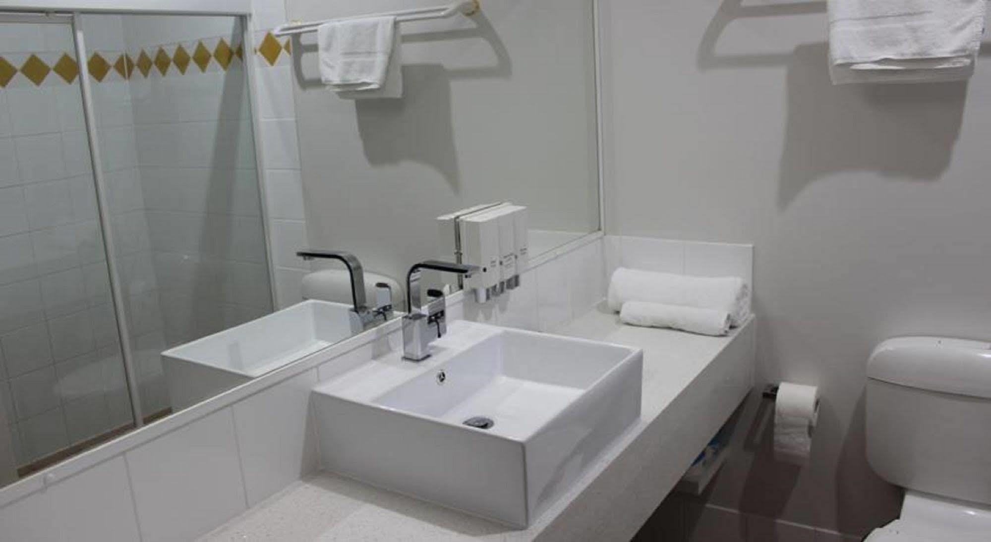 Springwood Motor Inn Bagian luar foto