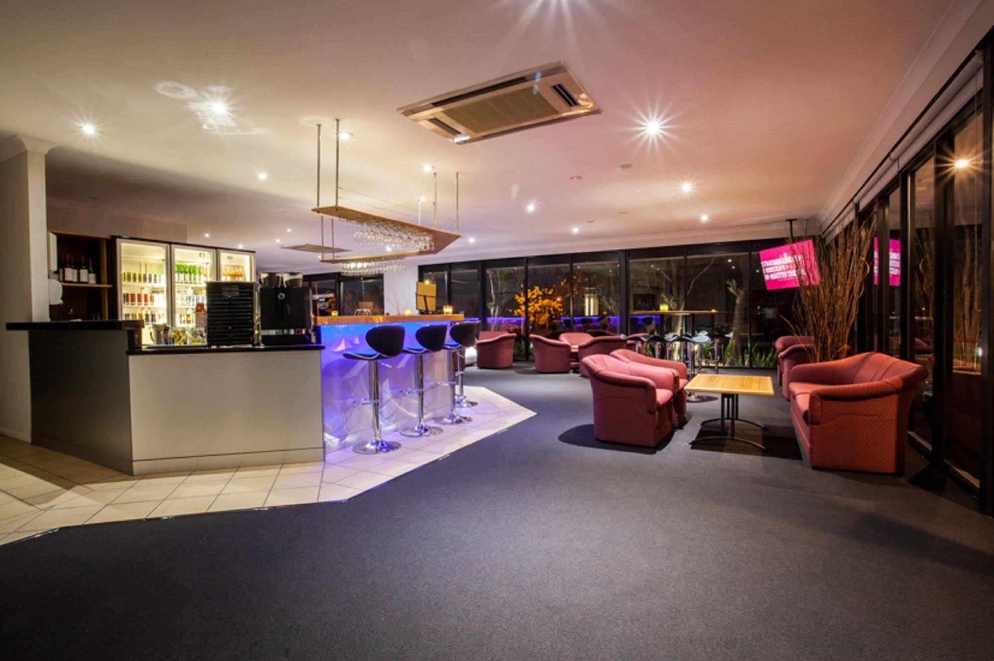 Springwood Motor Inn Bagian luar foto